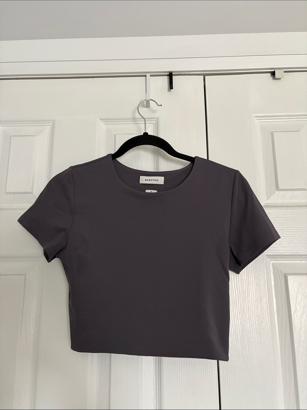 Babaton cropped contour shirt